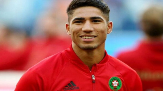 اختيار حكيمي إلى جانب أساطير كرة القدم المغربية