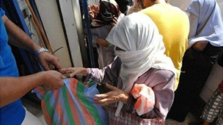 سلطات اشتوكة تتصدى لعملية الاحسان العمومي الخارجة عن القانون.