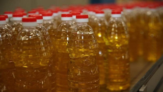 ارتفاع قياسي في أسعار الزيت تزامنا مع منع أكبر مصدر لها بالخارج