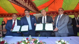 بالصور:بحضور وزير الفلاحة ووالي الجهة والكاتب العام..رئيس المجلس الإقليمي يوقع مراسيم بروتوكول لتمويل برنامج تنمية إقليم آشتوكة ايت باها