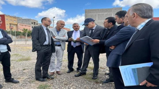 بيوكرى : في زيارة ميدانية..العامل “خلوق”يصب جام غضبه على مسؤولي “لونيب” وينتقد اشغال التطهير السائل بالمدينة.
