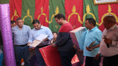 بالصور: ساكنة وادي الصفا تودع الشاب الخلوق “البكراوي”بالدموع والعناق .