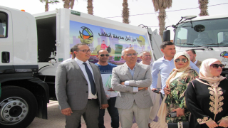 بالصور:بحضور ممتلئ شركة التدبير المفوض..”الفارسي”يعطي الانطلاقة الرسمية الشركة المفوض لها قطاع النظافة بالمدينة