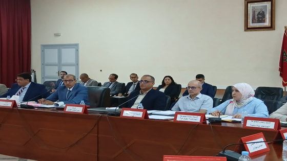 عامل الاقليم يتراس اجتماعا لاستعراض المخطط المديري الإقليمي لتدبير النفايات المنزلية والمشابهة.