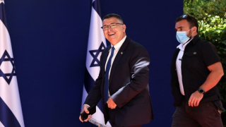 وزير العدل الاسرائيلي يحل بالمغرب ويلتقي بعبد اللطيف وهبي لتوقيع إتفاقيات تعاون قضائي